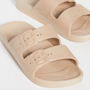 NWT Freedom Moses Sandals. Sands Color. Women size 8-9